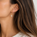 Load image into Gallery viewer, Pearl earrings